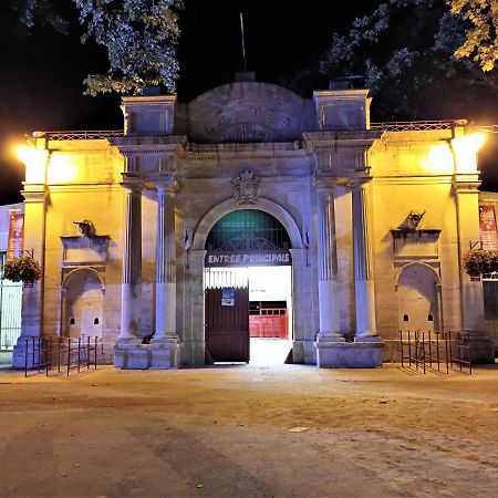 Ferienwohnung Les Portes Du Chateau Beaucairois Beaucaire  Exterior foto