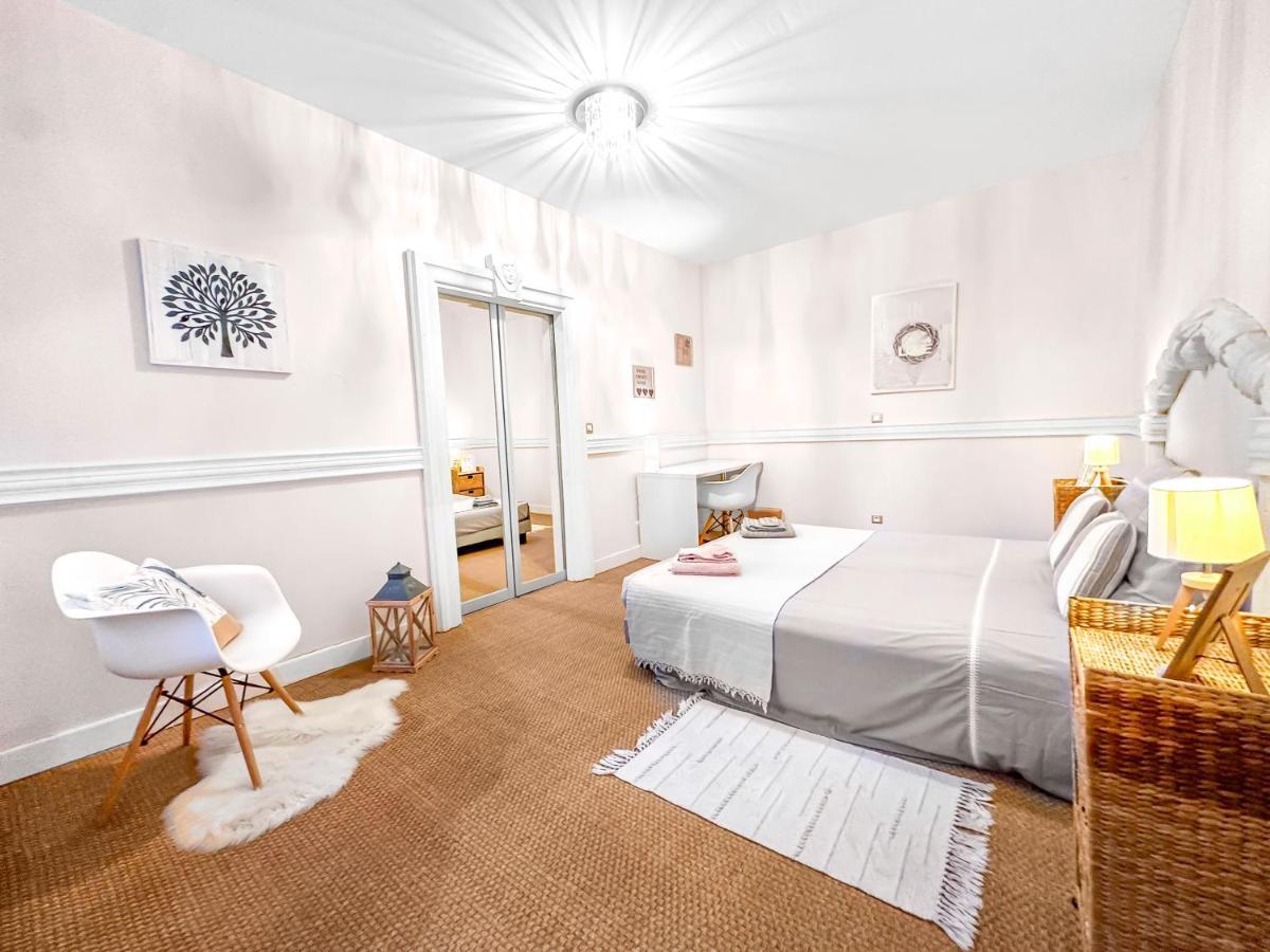 Ferienwohnung Les Portes Du Chateau Beaucairois Beaucaire  Exterior foto