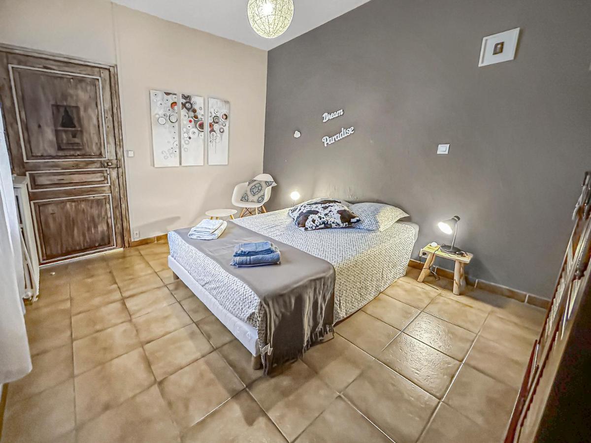 Ferienwohnung Les Portes Du Chateau Beaucairois Beaucaire  Exterior foto